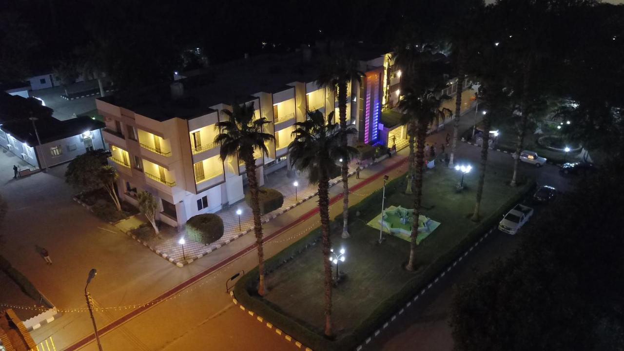 Jewel Assiut Hotel エクステリア 写真